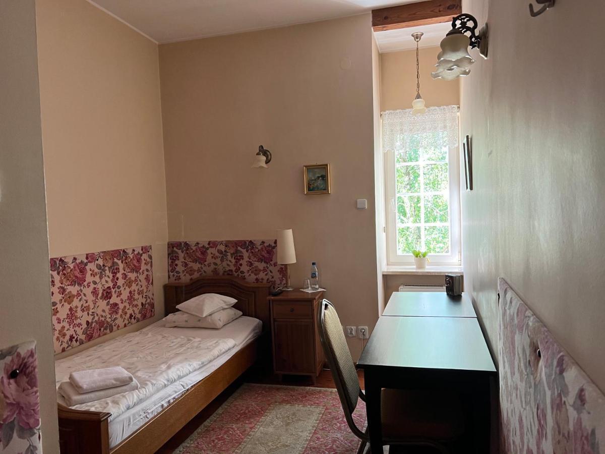 Mleczarnia Hotel Restauracja Chludowo Exteriör bild