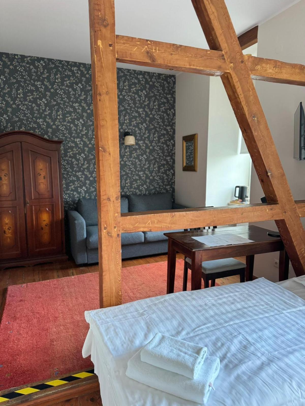 Mleczarnia Hotel Restauracja Chludowo Exteriör bild